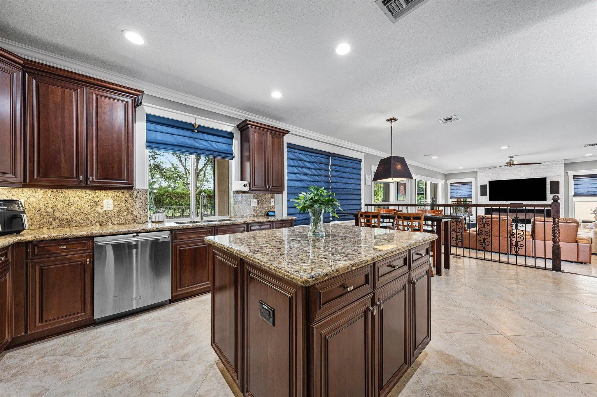 11880 Foxbriar Lake Trail