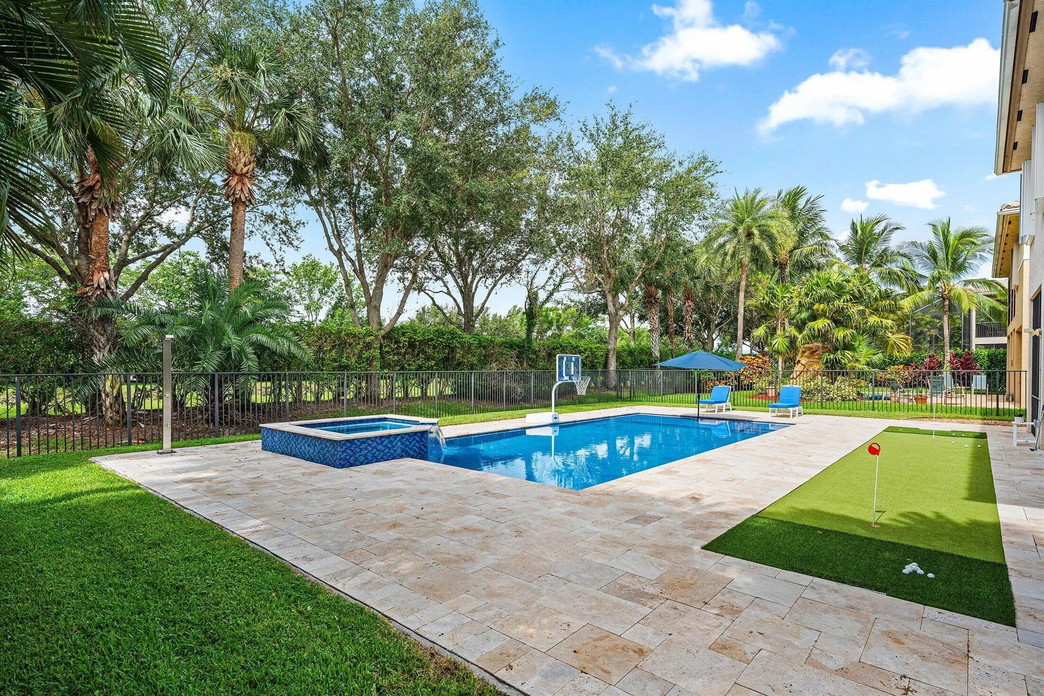 11880 Foxbriar Lake Trail