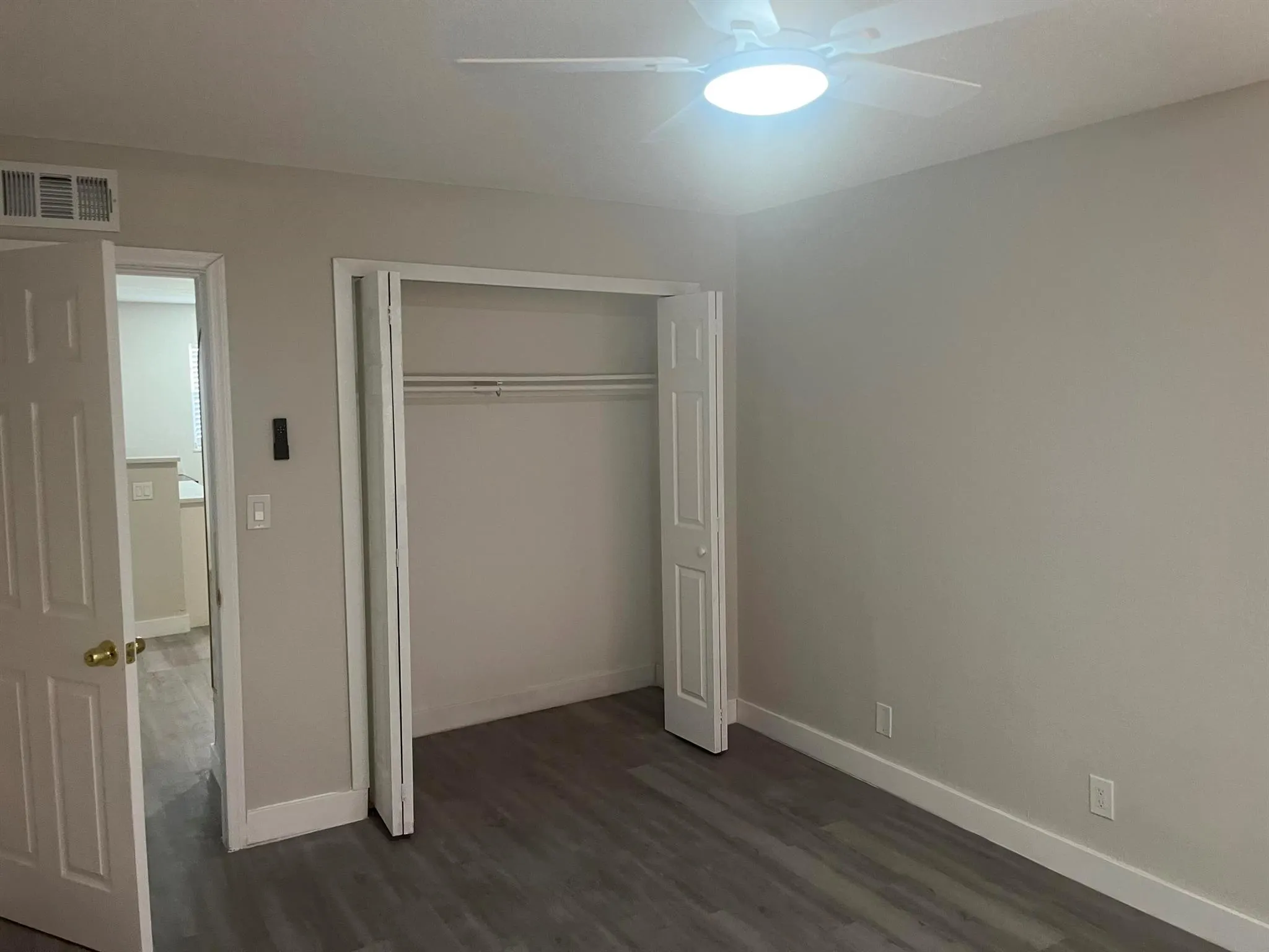 1885 40 St Avenue, #1