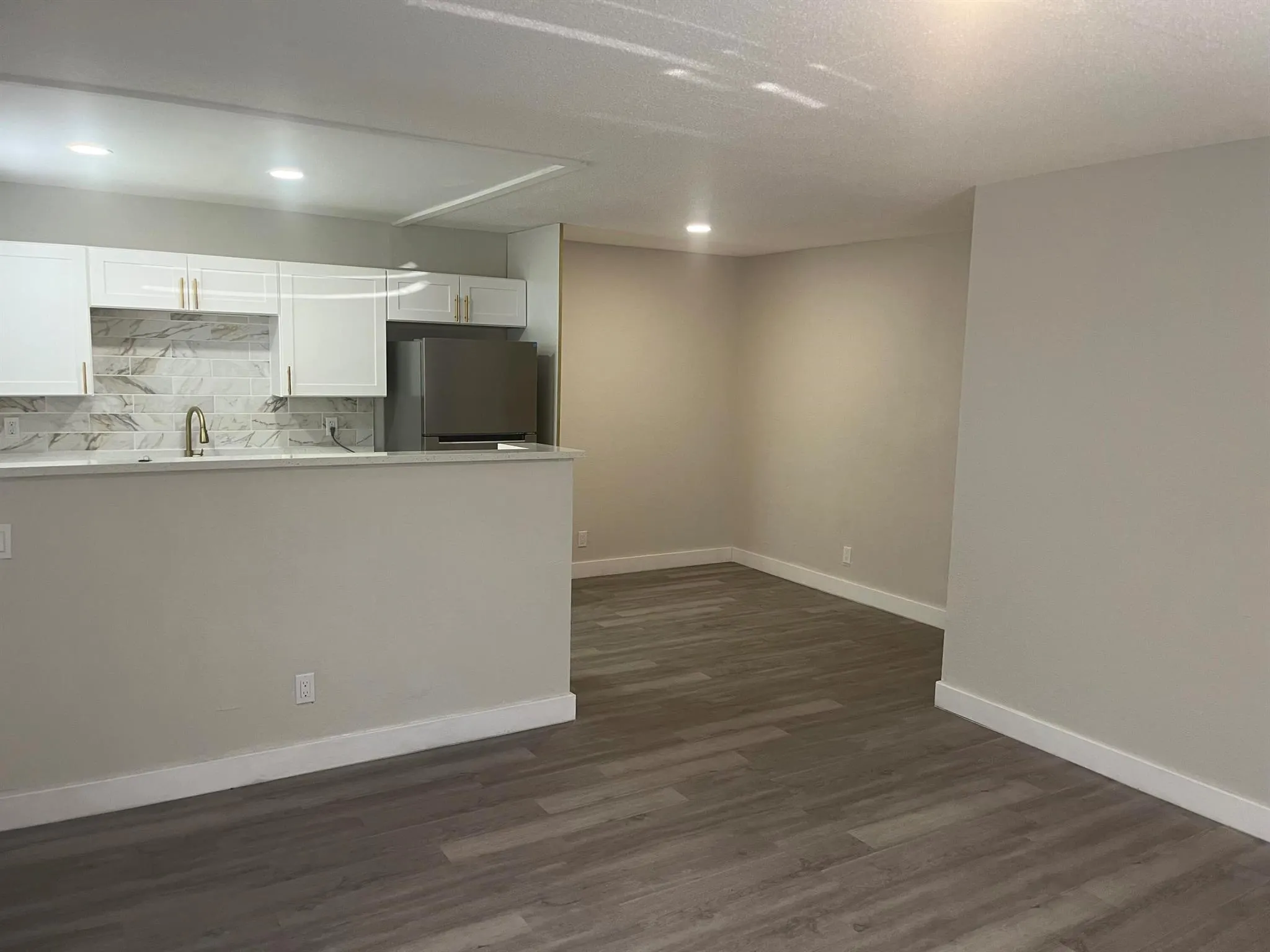 1885 40 St Avenue, #1