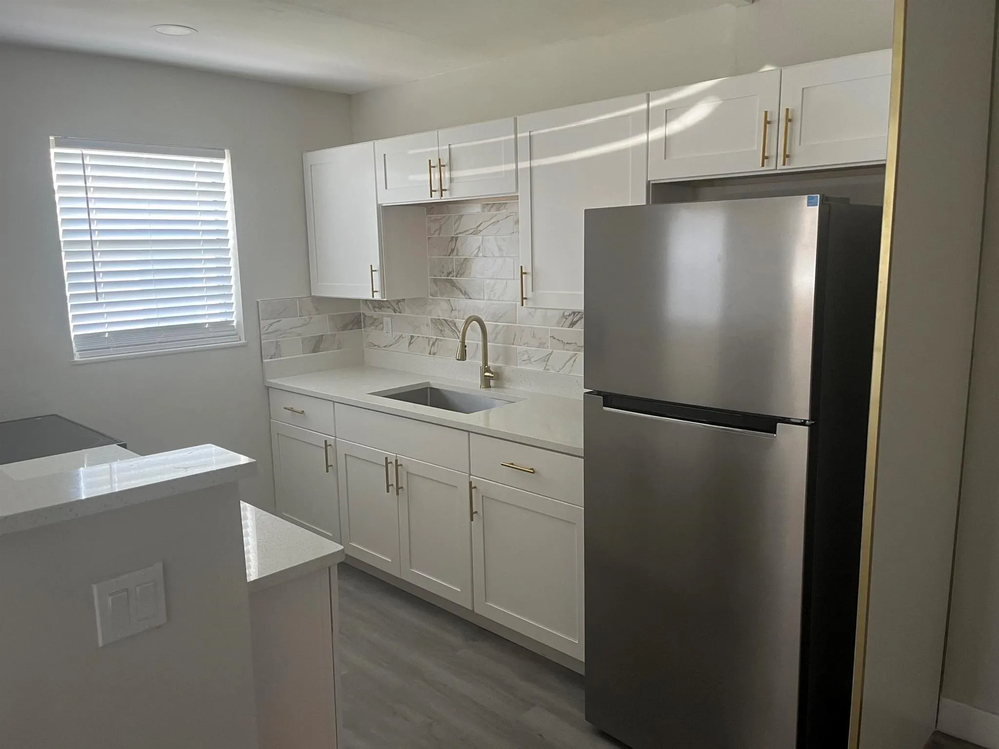 1885 40 St Avenue, #1