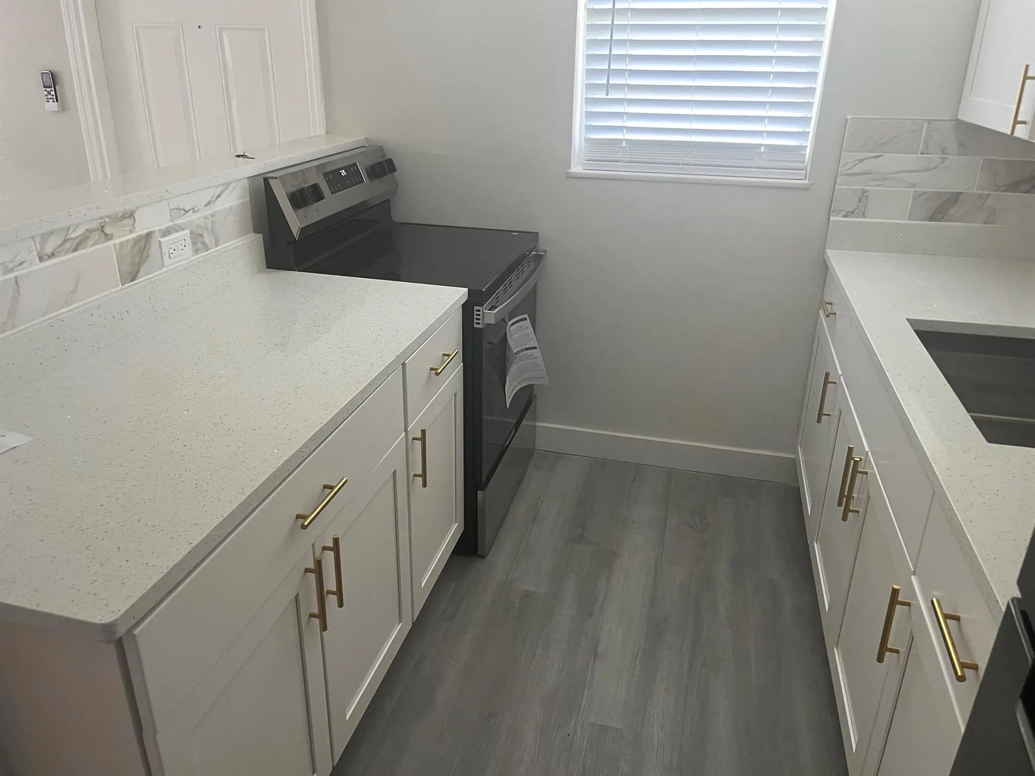 1885 40 St Avenue, #1