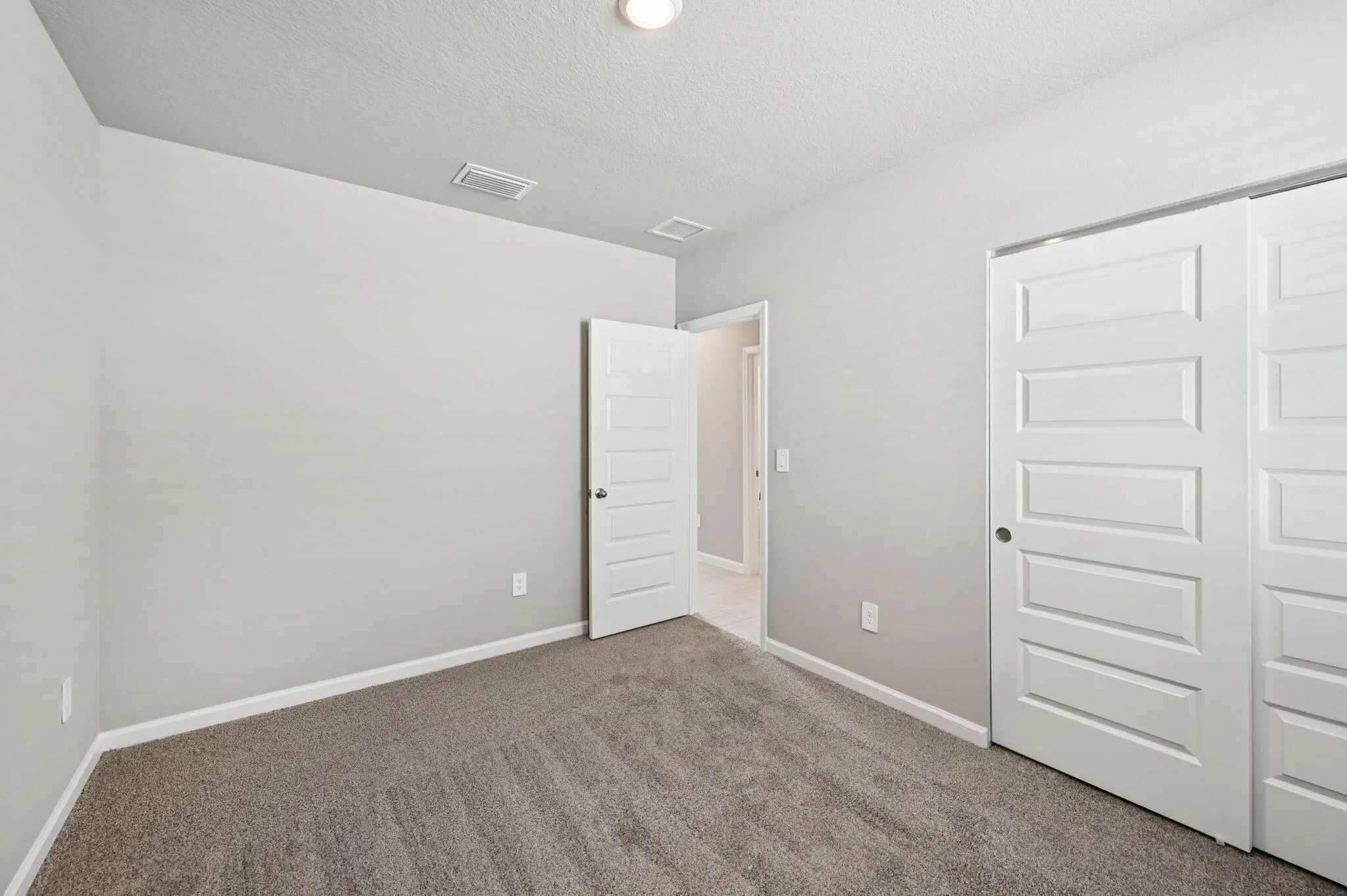 5442 Hampton Park Circle