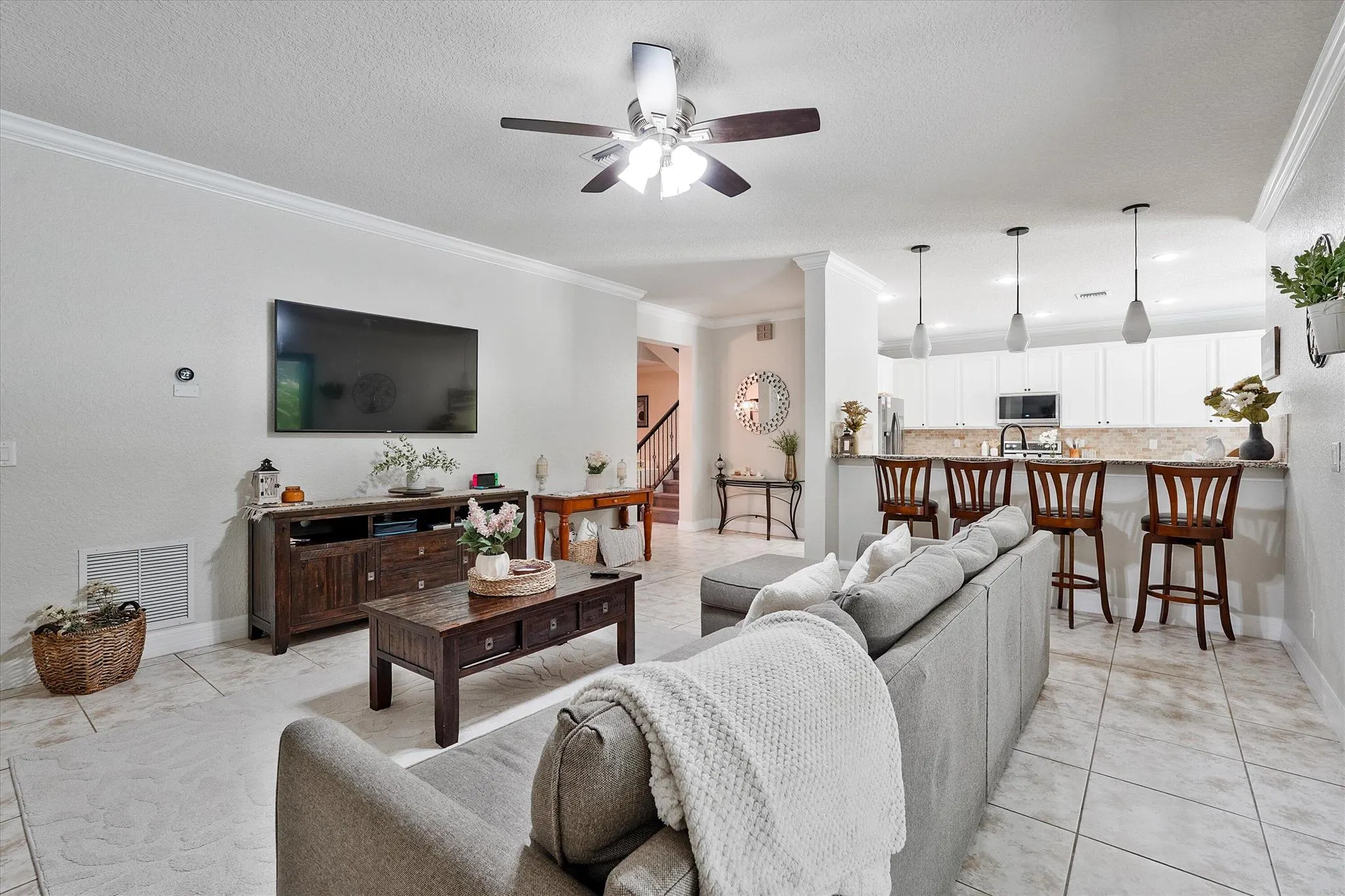4381 SW Gossamer Circle