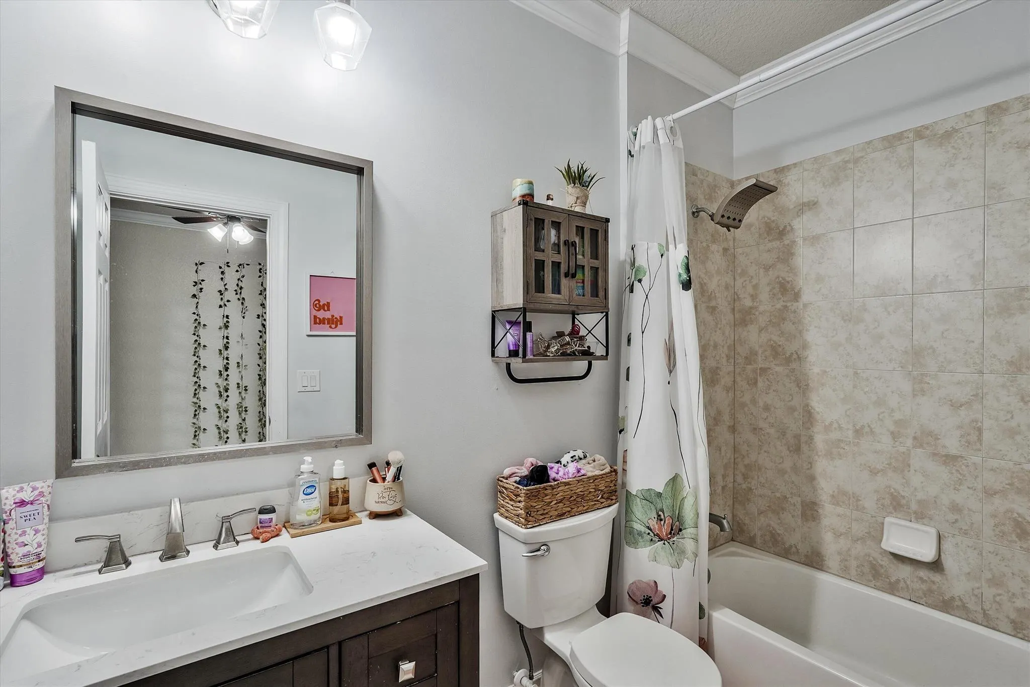 4381 SW Gossamer Circle