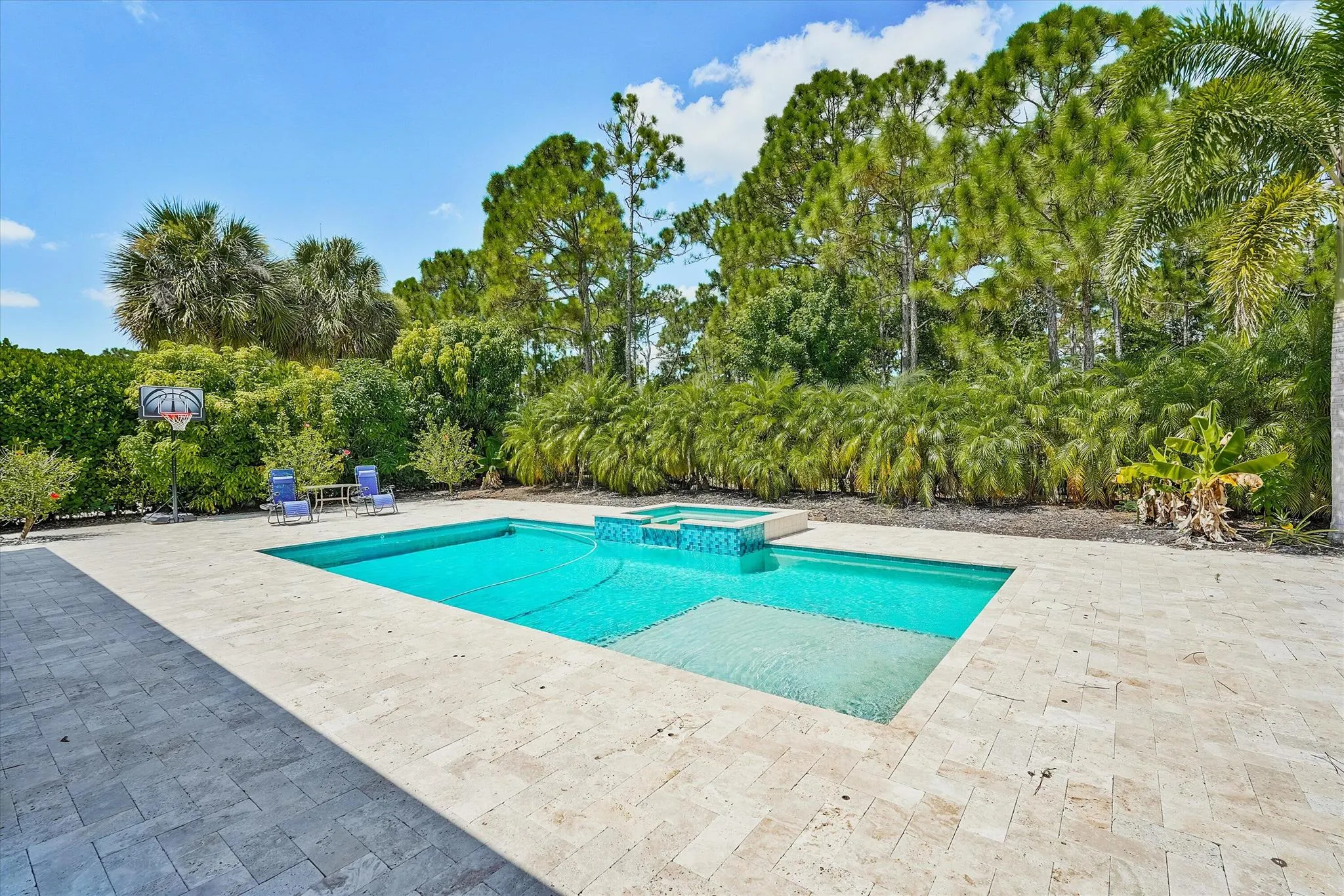 4381 SW Gossamer Circle