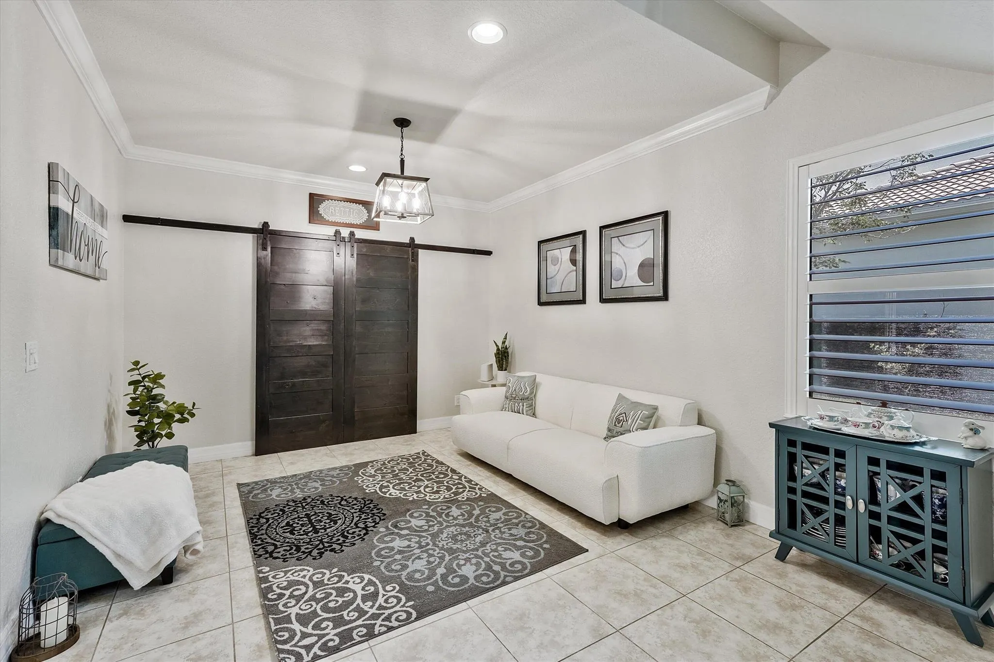 4381 SW Gossamer Circle