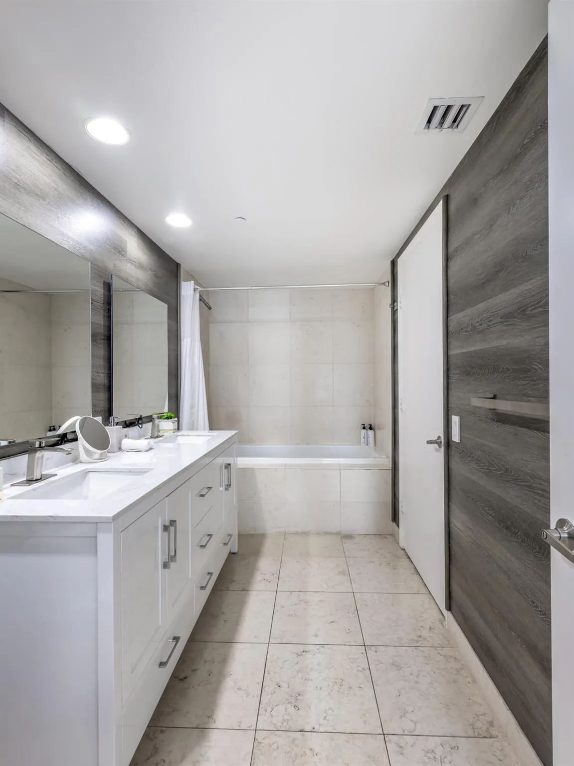 485 Brickell Avenue, #2506