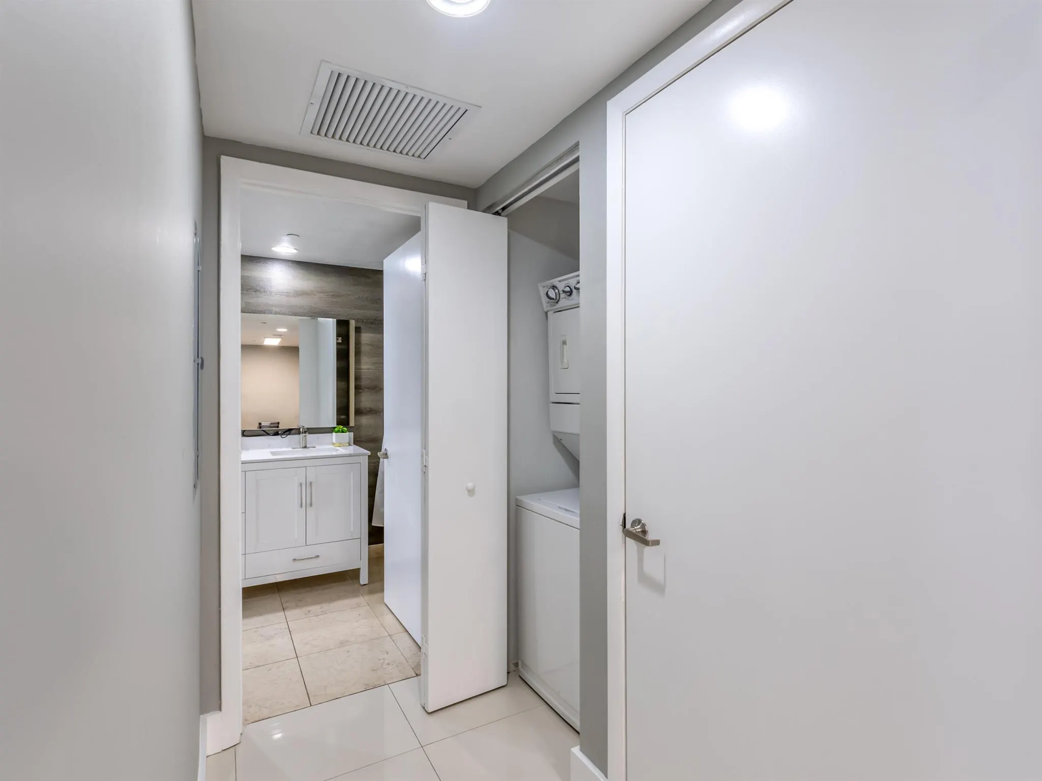 485 Brickell Avenue, #2506