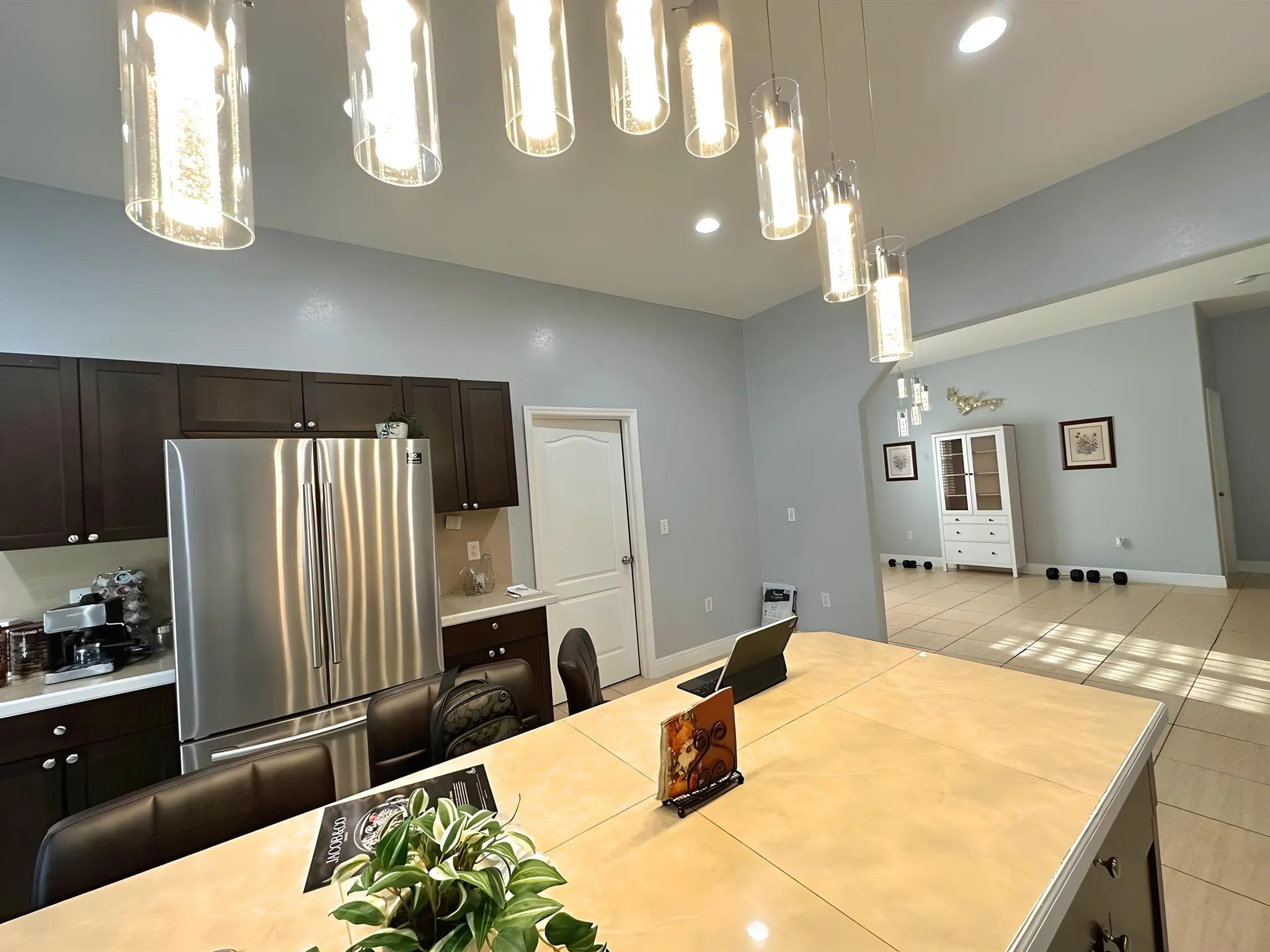 512 Avenida Del Sur