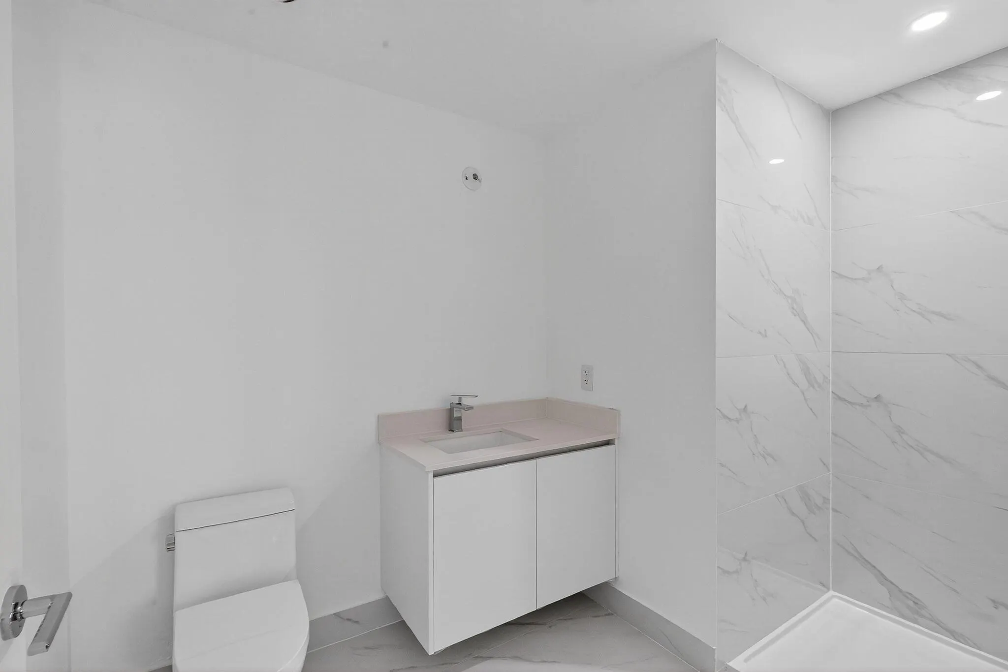 700 NE 24th Street, #1005