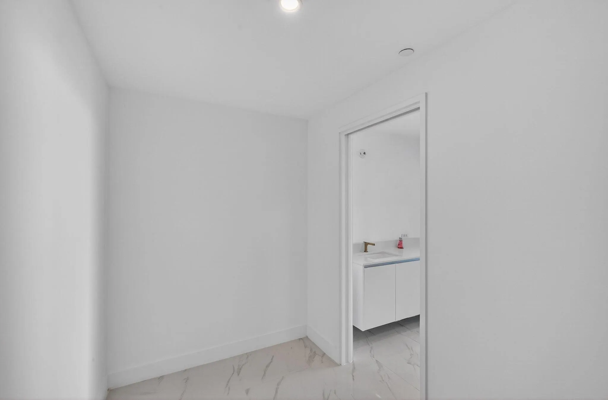 700 NE 24th Street, #1005
