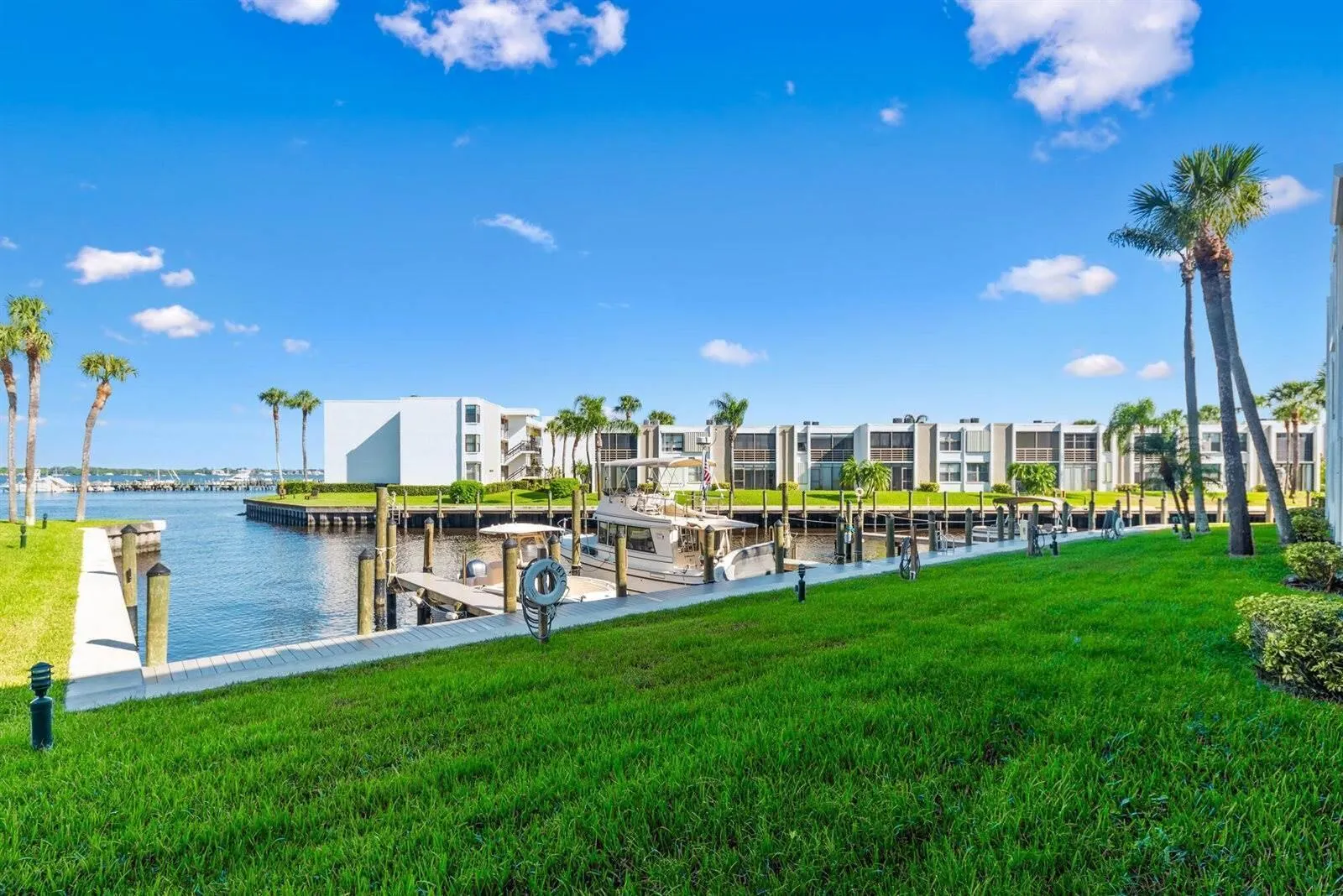 1950 SW Palm City Road, #12-103
