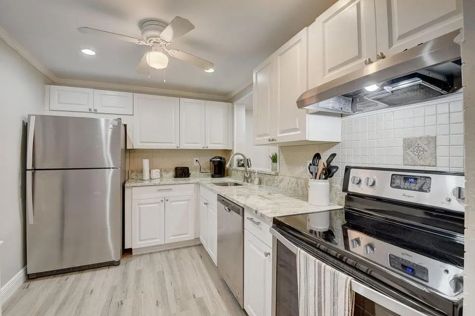 5340 Las Verdes Circle, #109