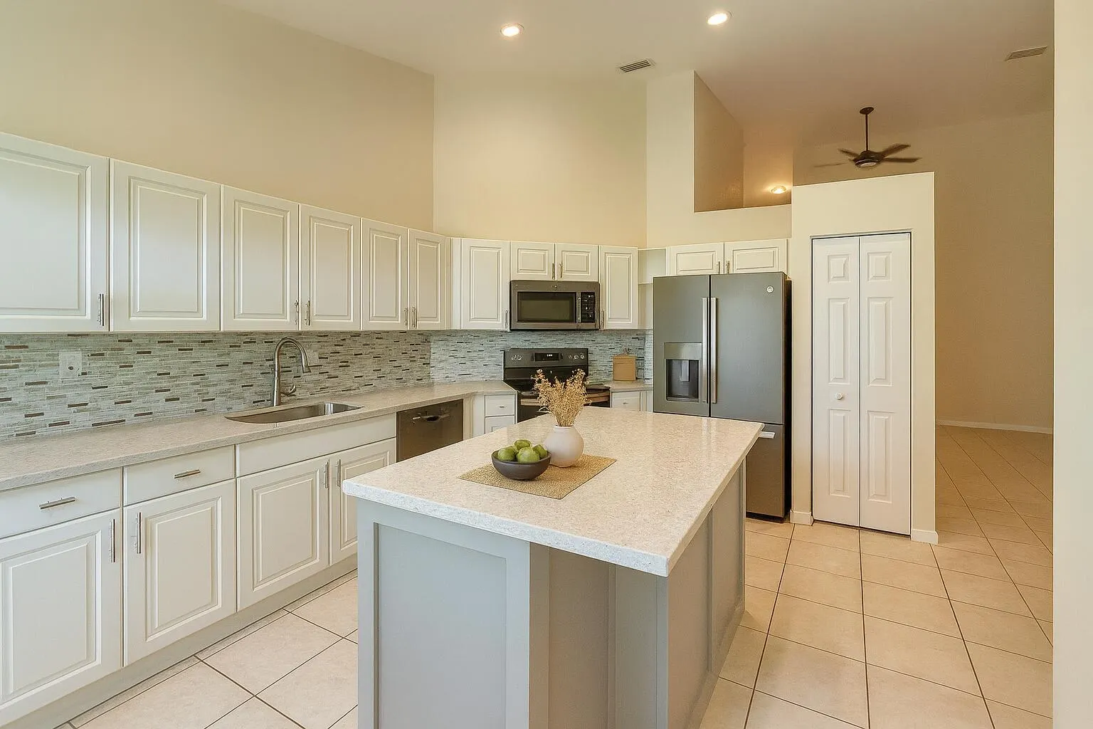 2400 E Aragon Boulevard, #2