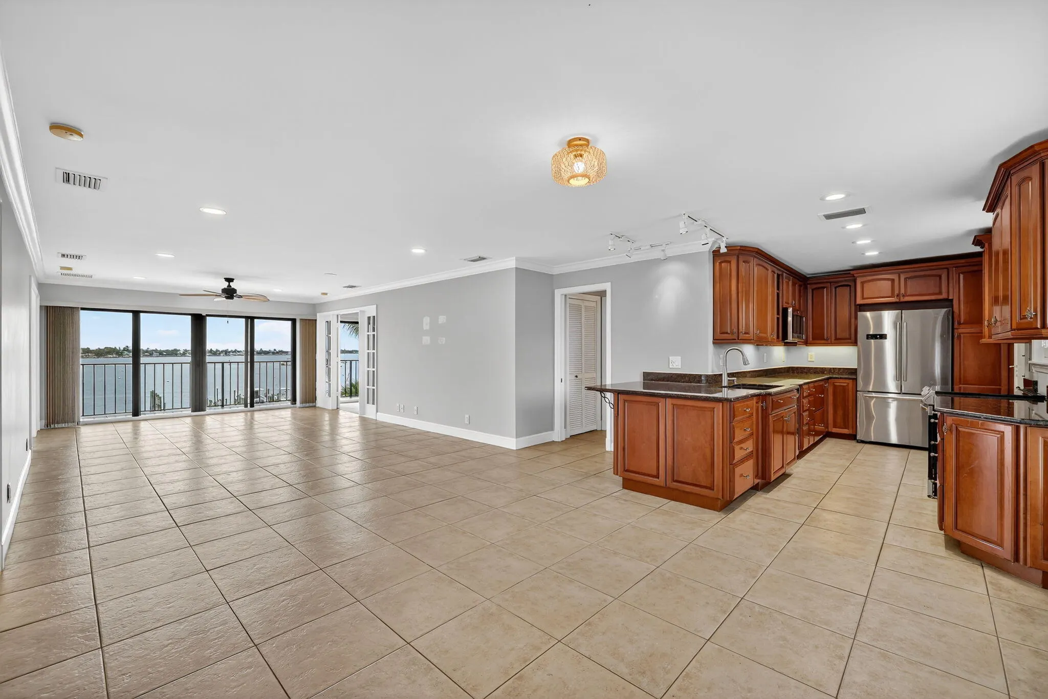 624 SW Saint Lucie Crescent, #308