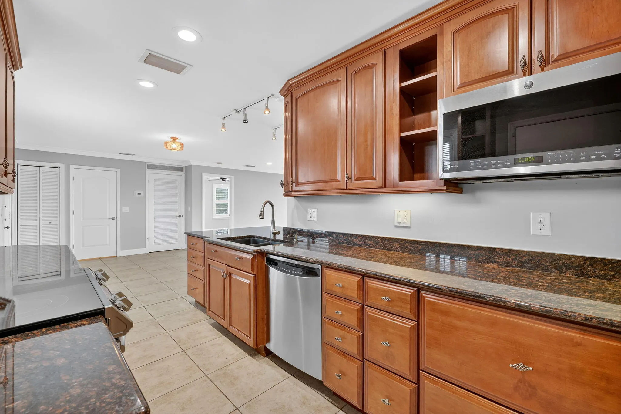 624 SW Saint Lucie Crescent, #308