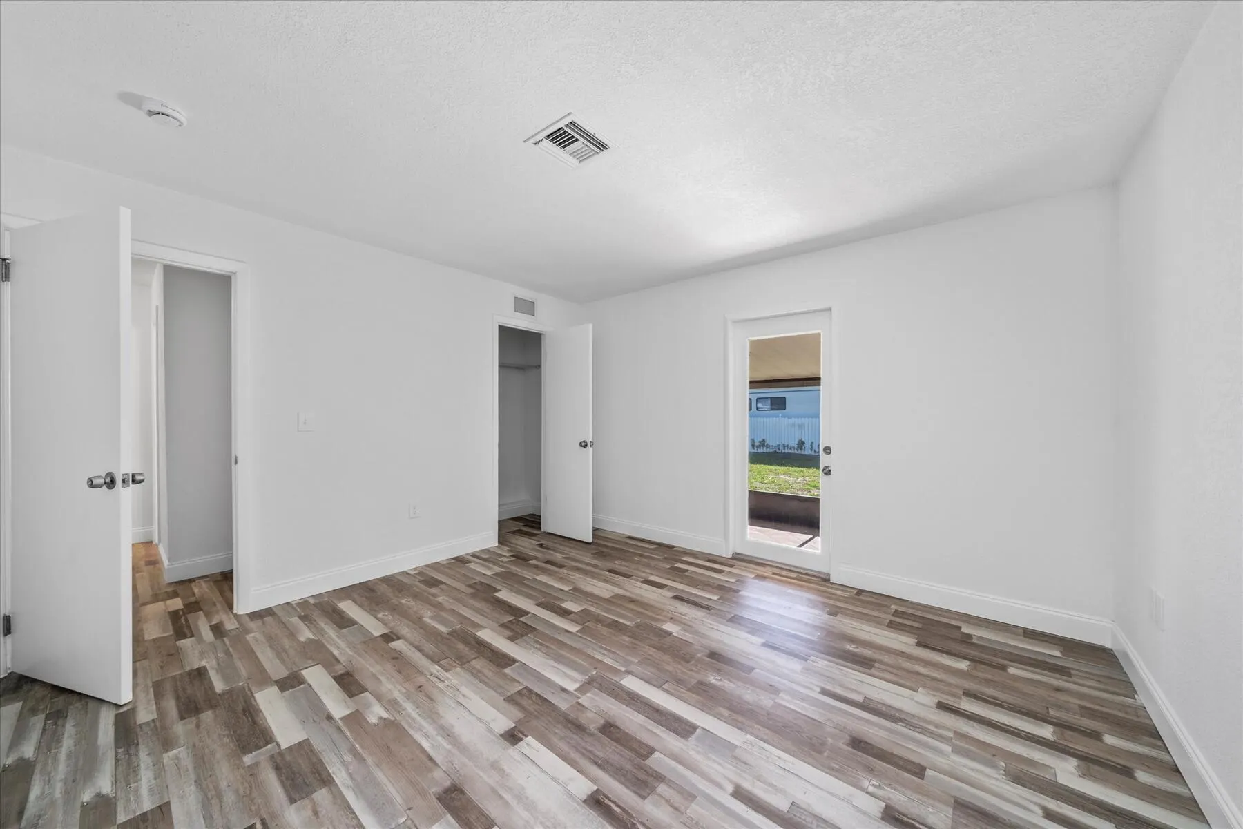825 2nd Street