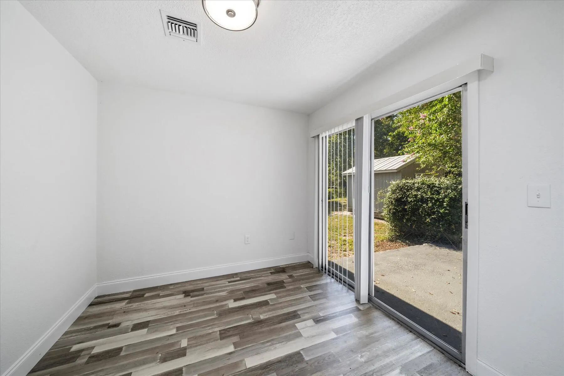 825 2nd Street