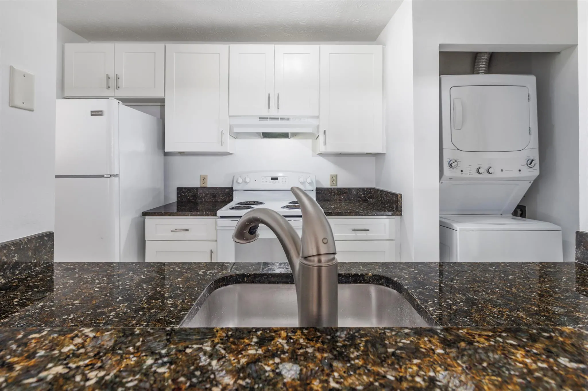6541 SE Federal Highway, #101