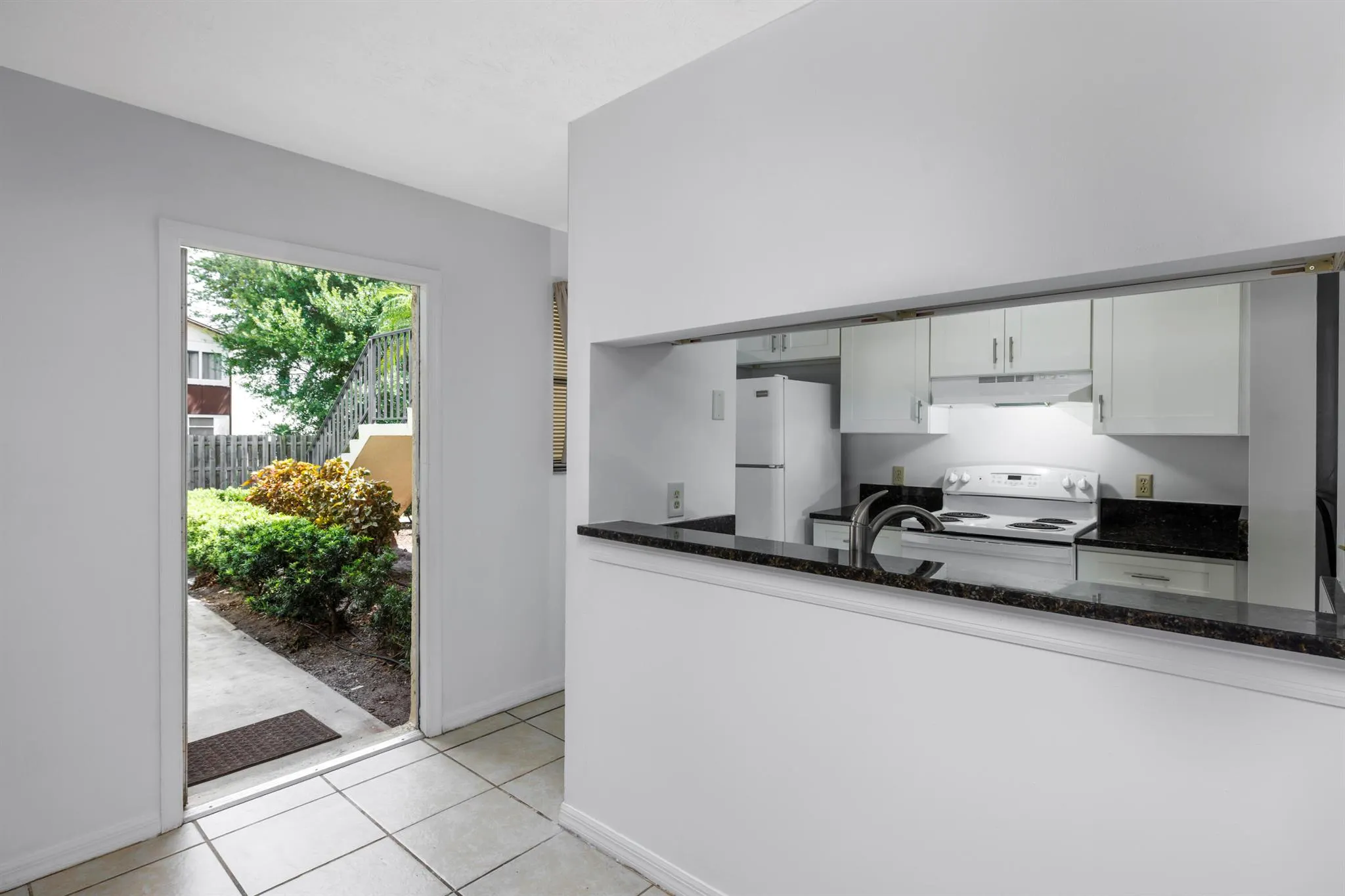 6541 SE Federal Highway, #101