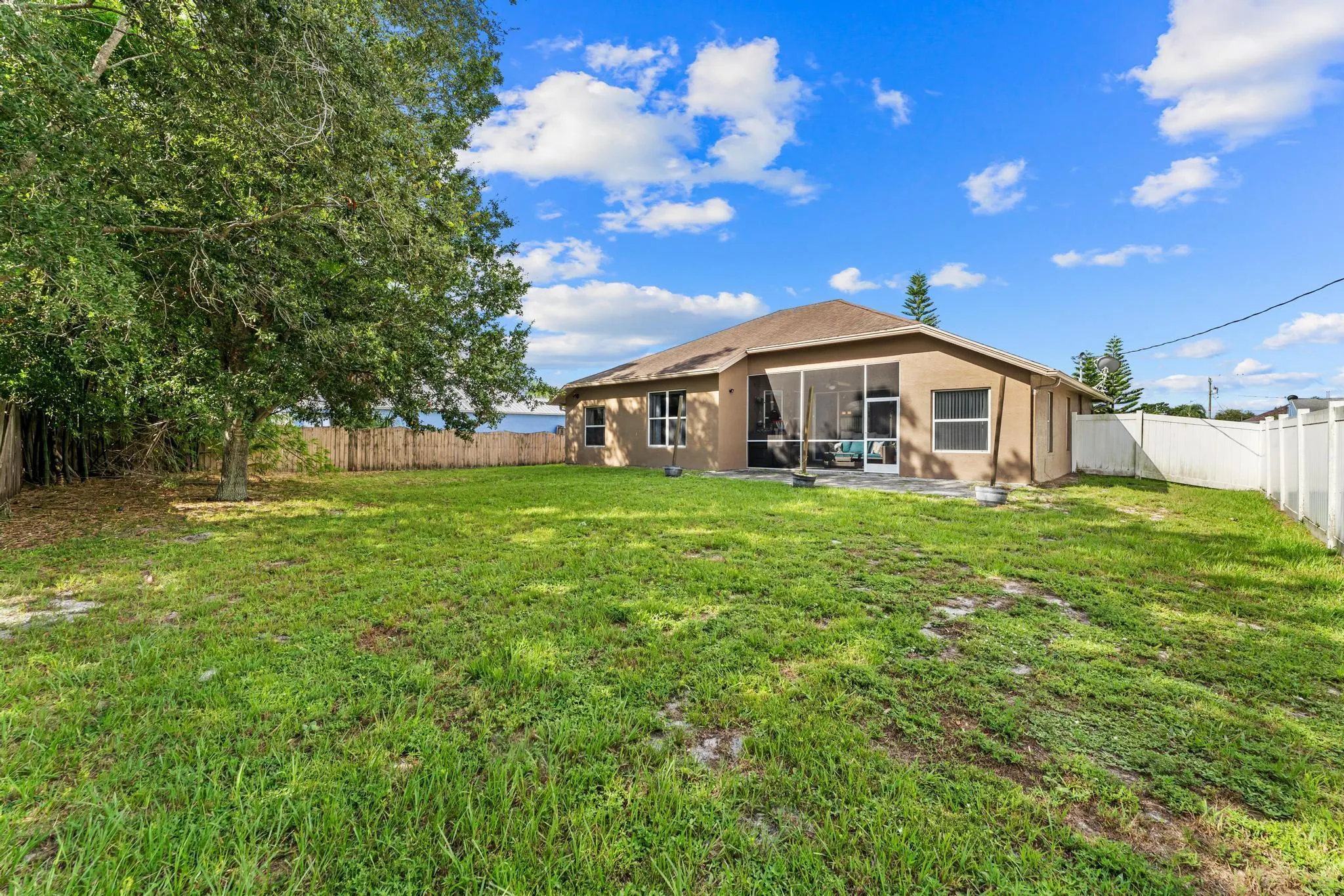 2067 SW Mcallister Lane