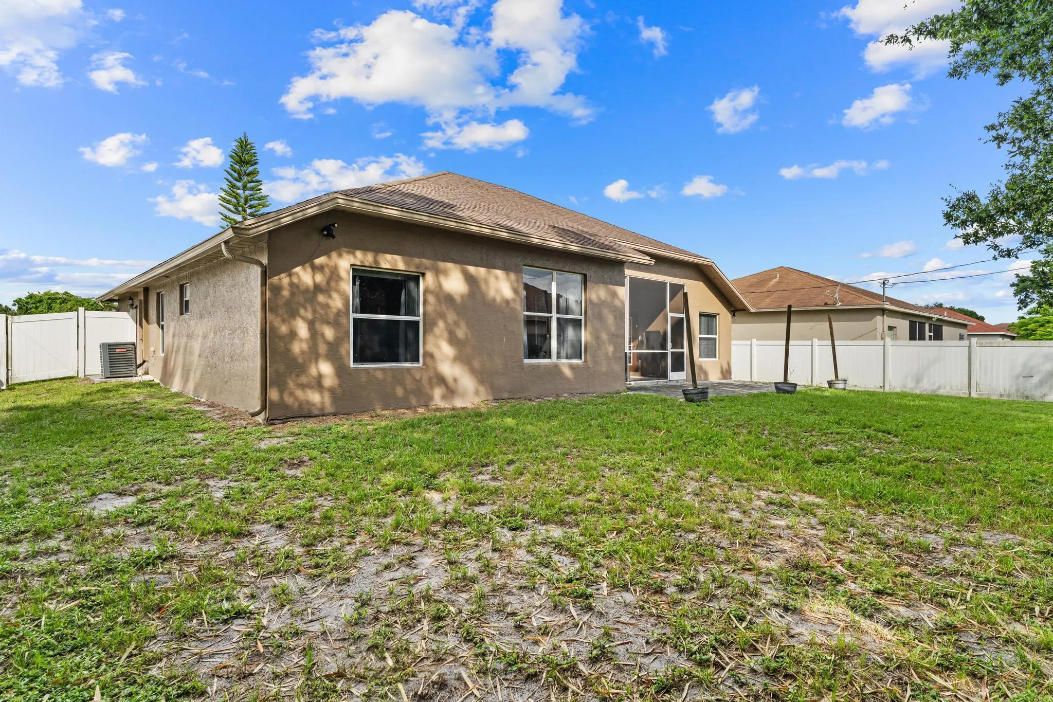 2067 SW Mcallister Lane