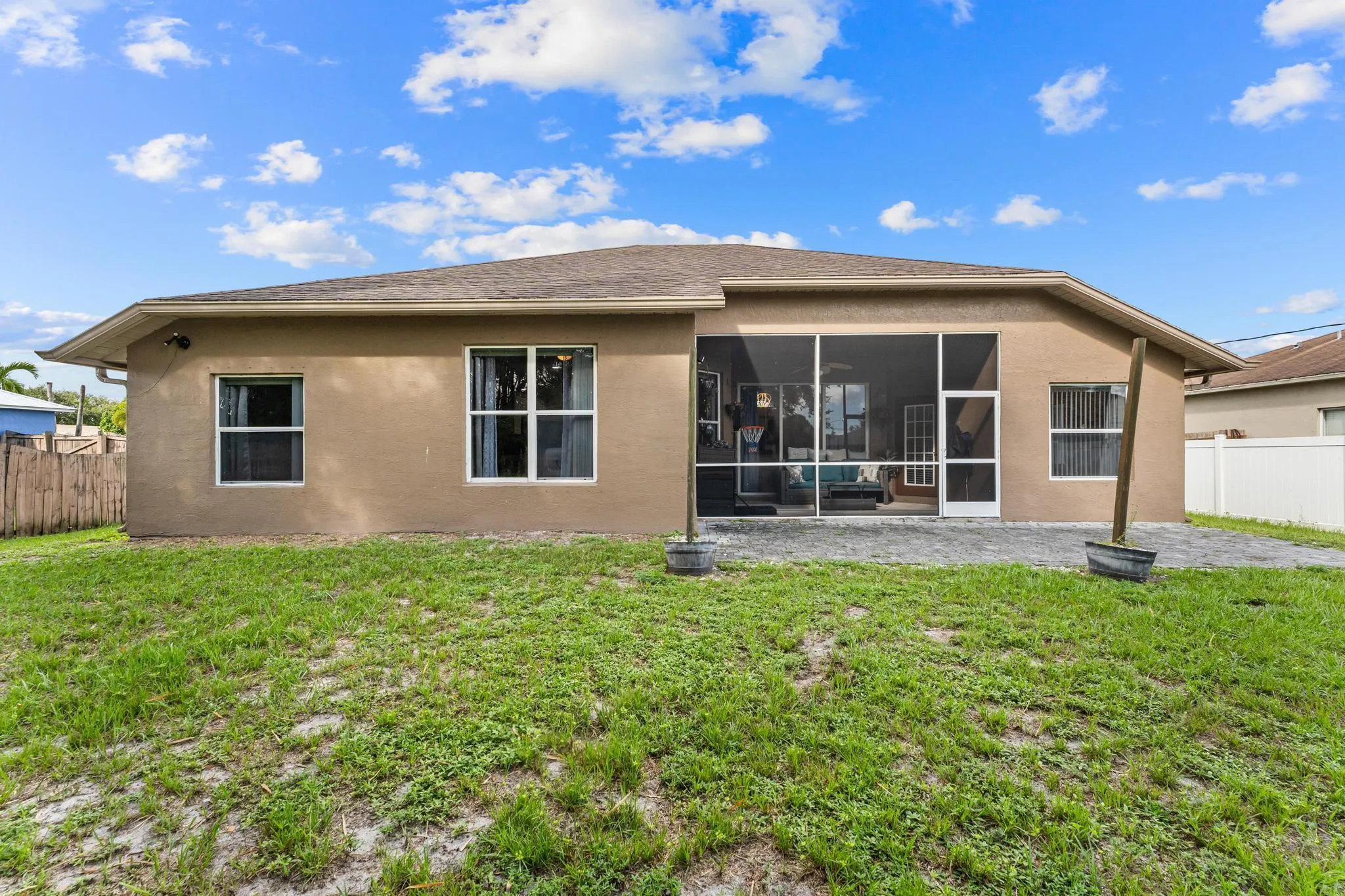 2067 SW Mcallister Lane