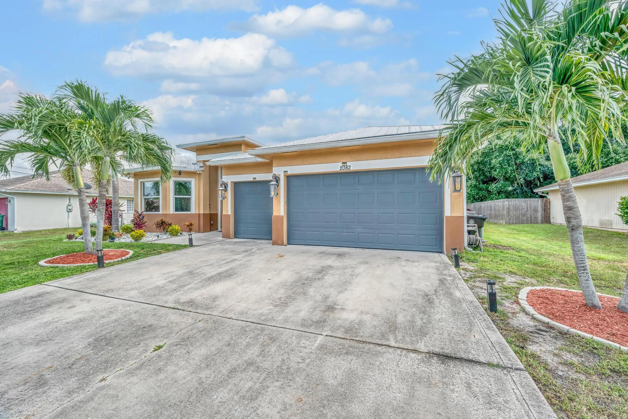 2082 SW Idaho Lane