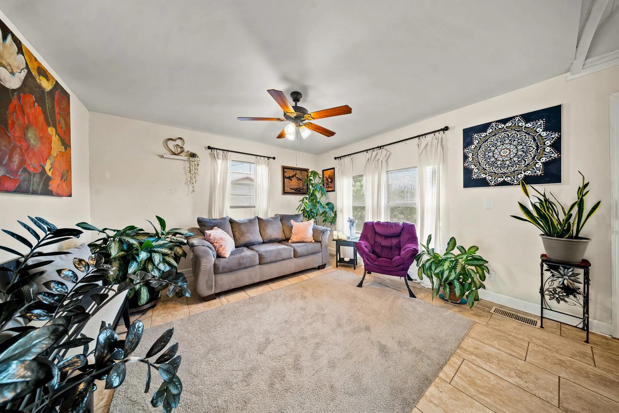 517 NW Floresta Drive