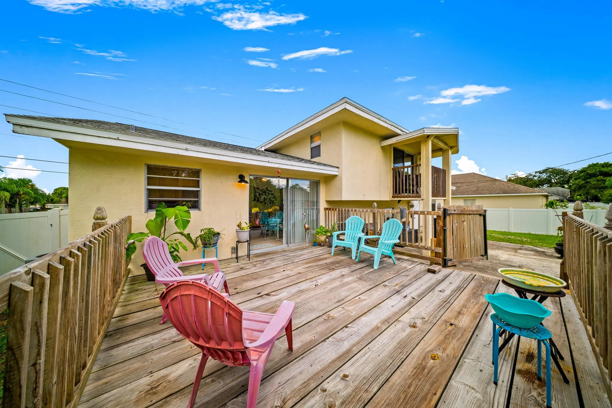 517 NW Floresta Drive