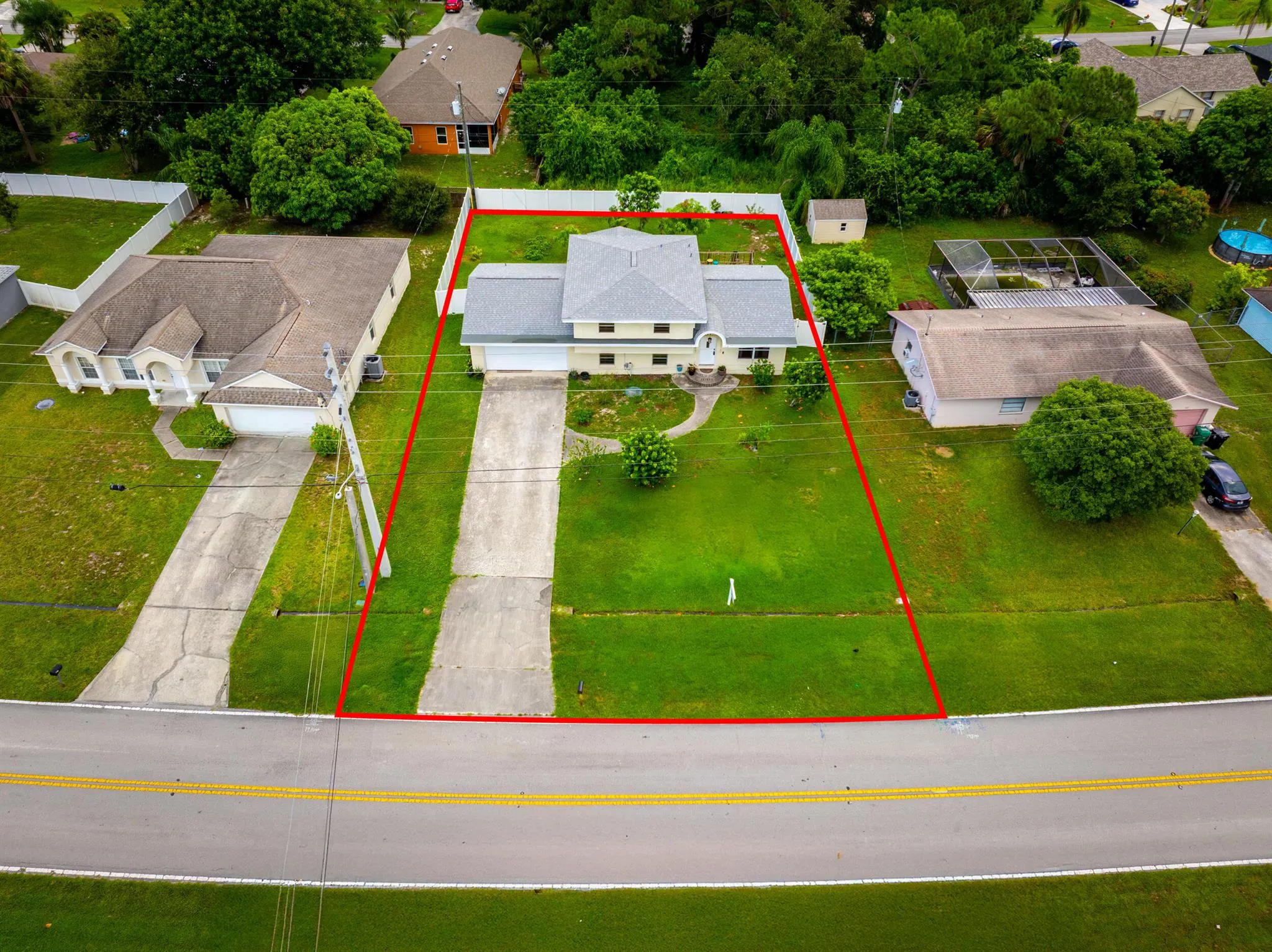 517 NW Floresta Drive