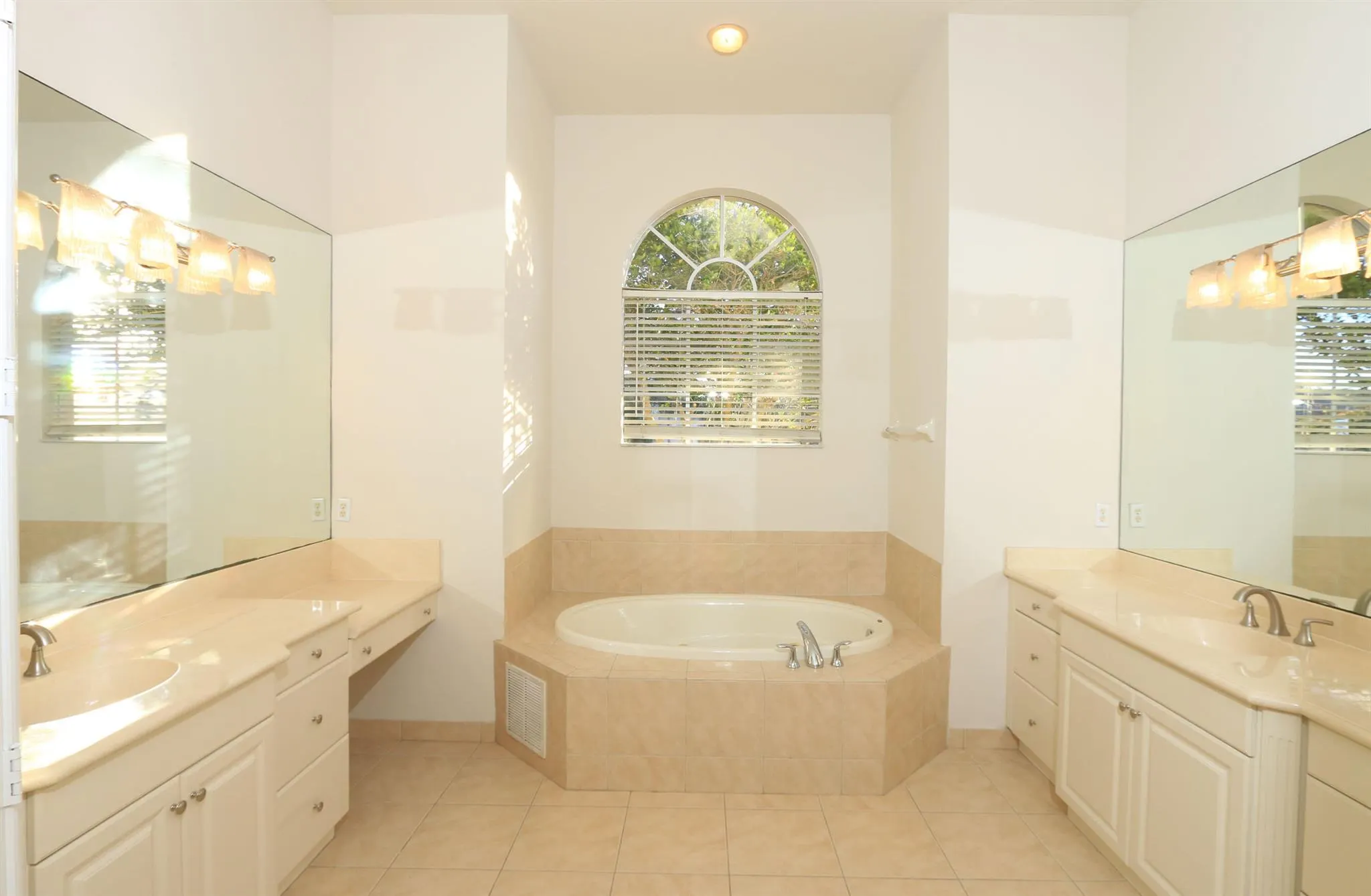 11680 SW Rossano Lane