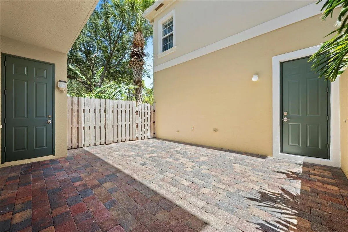 118 Lismore Lane