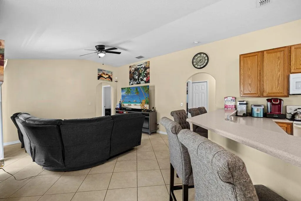 6116 NW Daroco Terrace