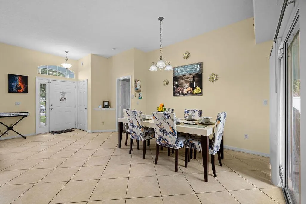 6116 NW Daroco Terrace