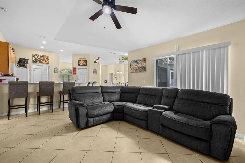 6116 NW Daroco Terrace