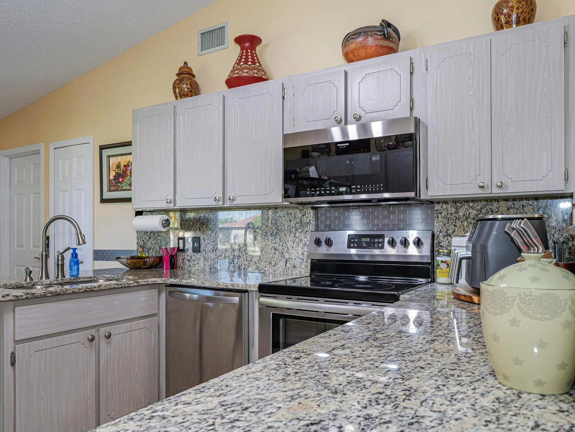 444 SW Dolores Avenue