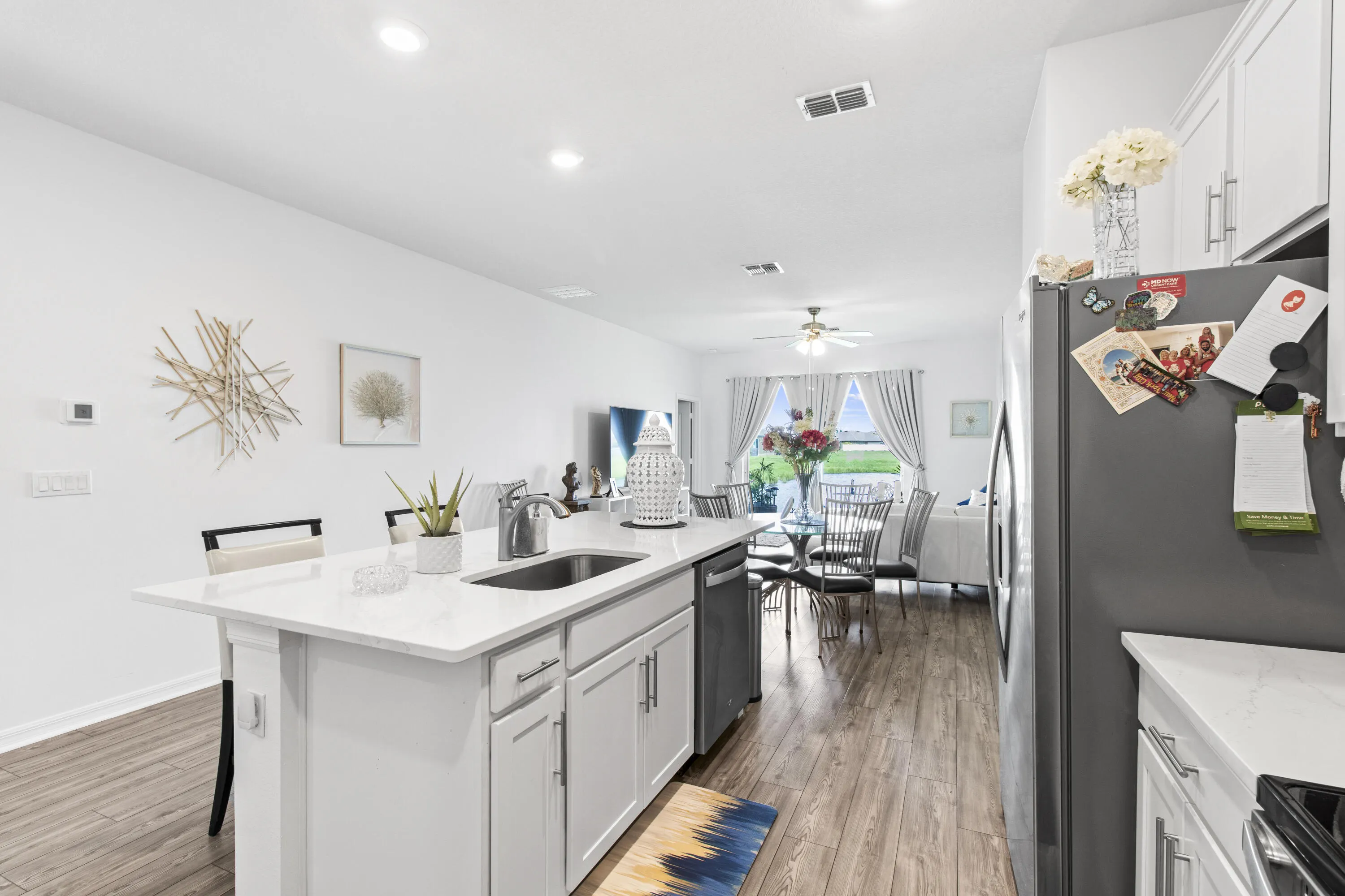 1637 Merriment Way