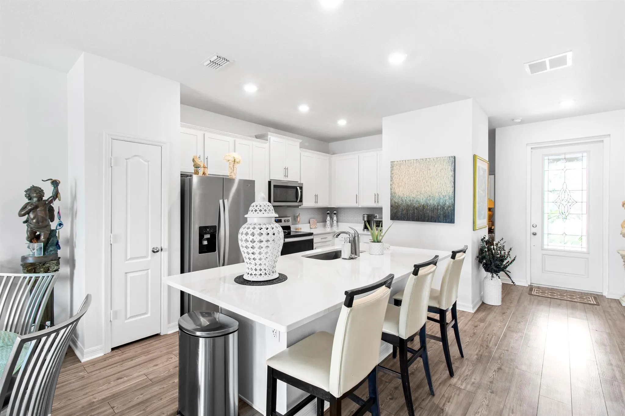 1637 Merriment Way