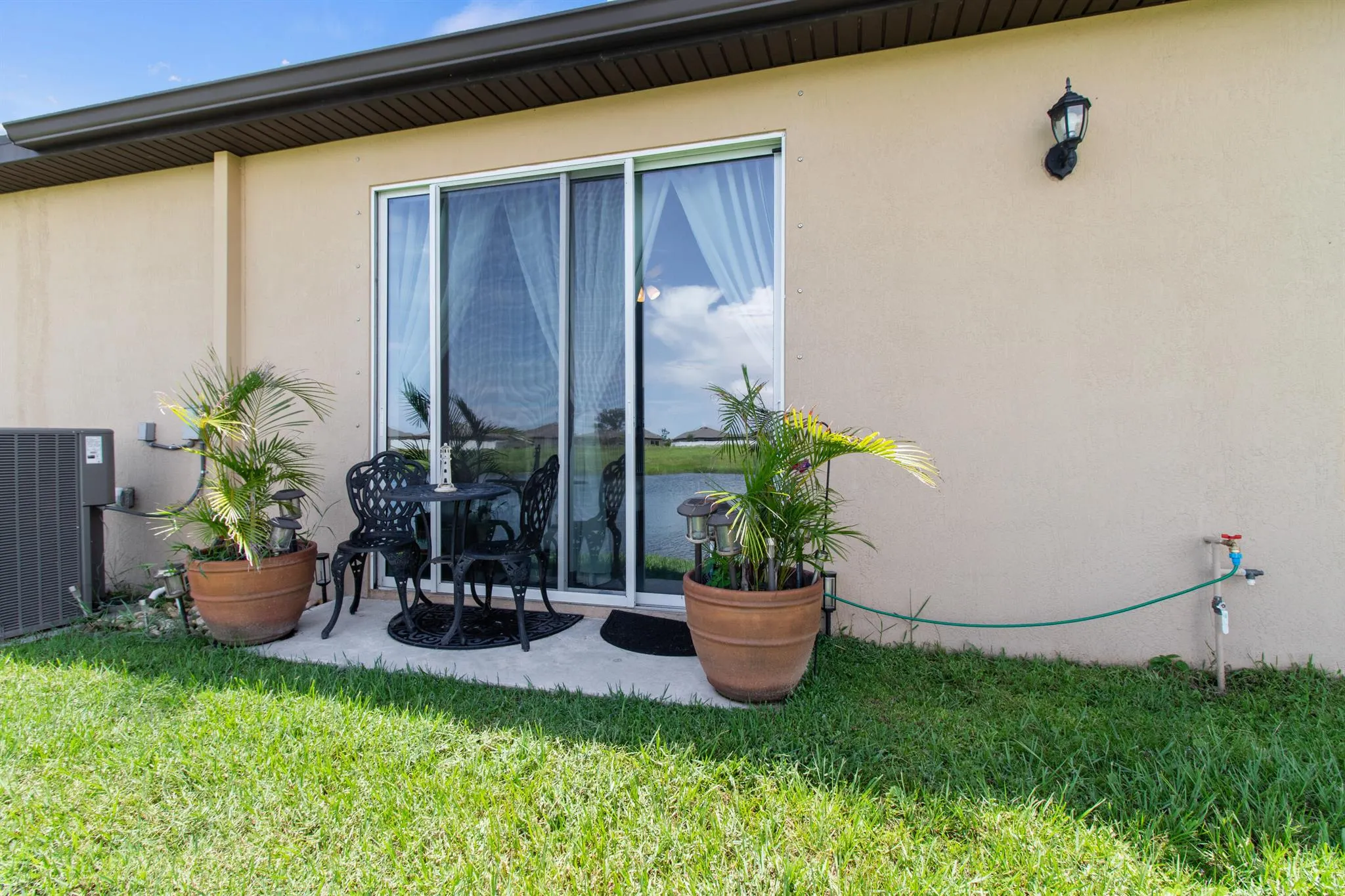1637 Merriment Way