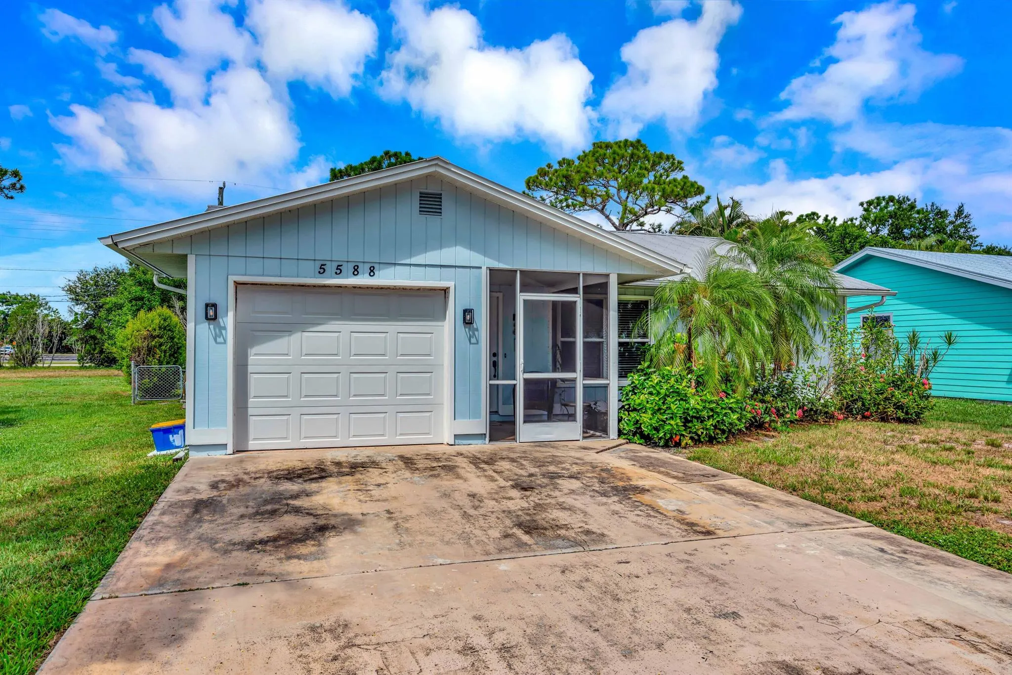 5588 SE Avalon Drive