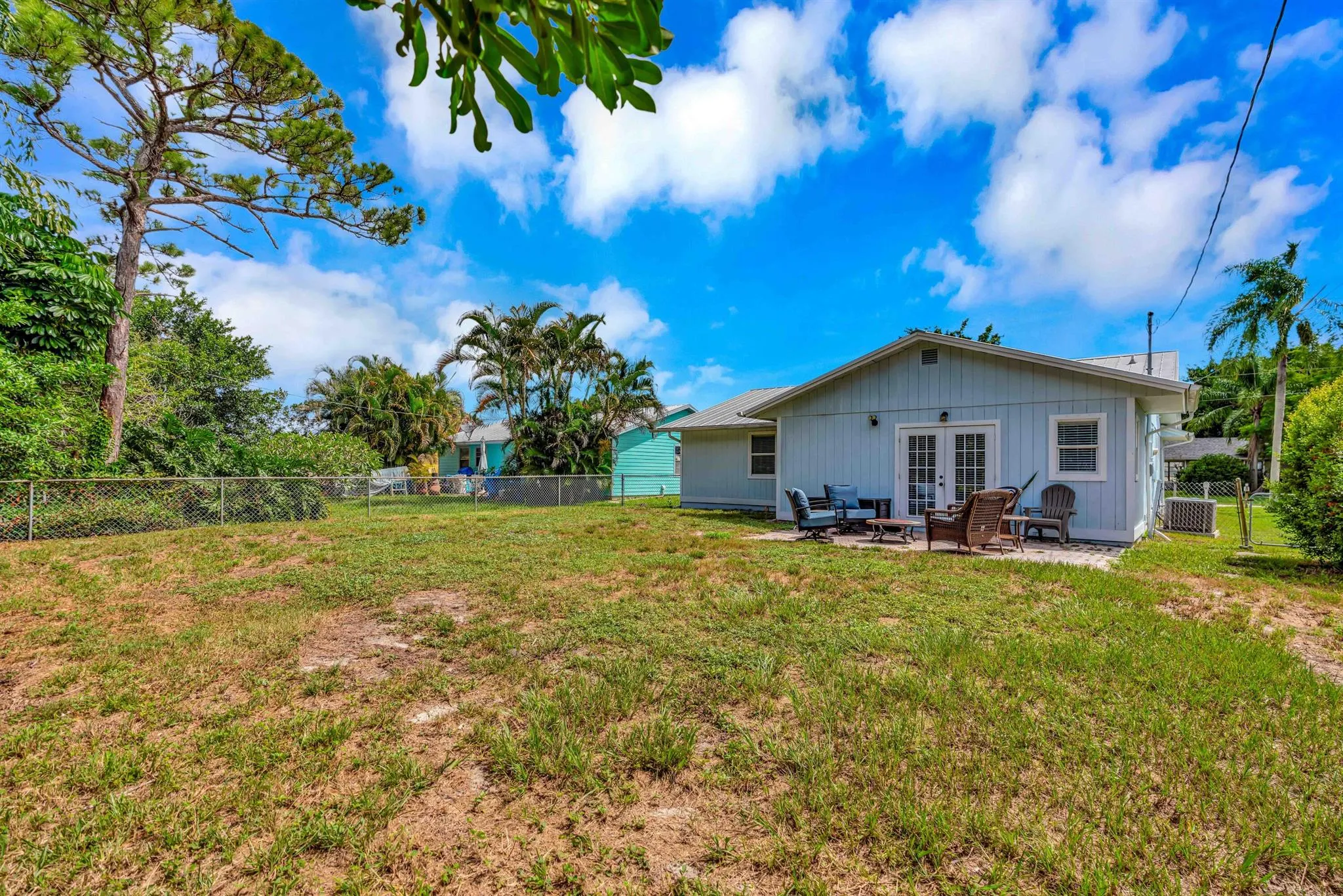 5588 SE Avalon Drive