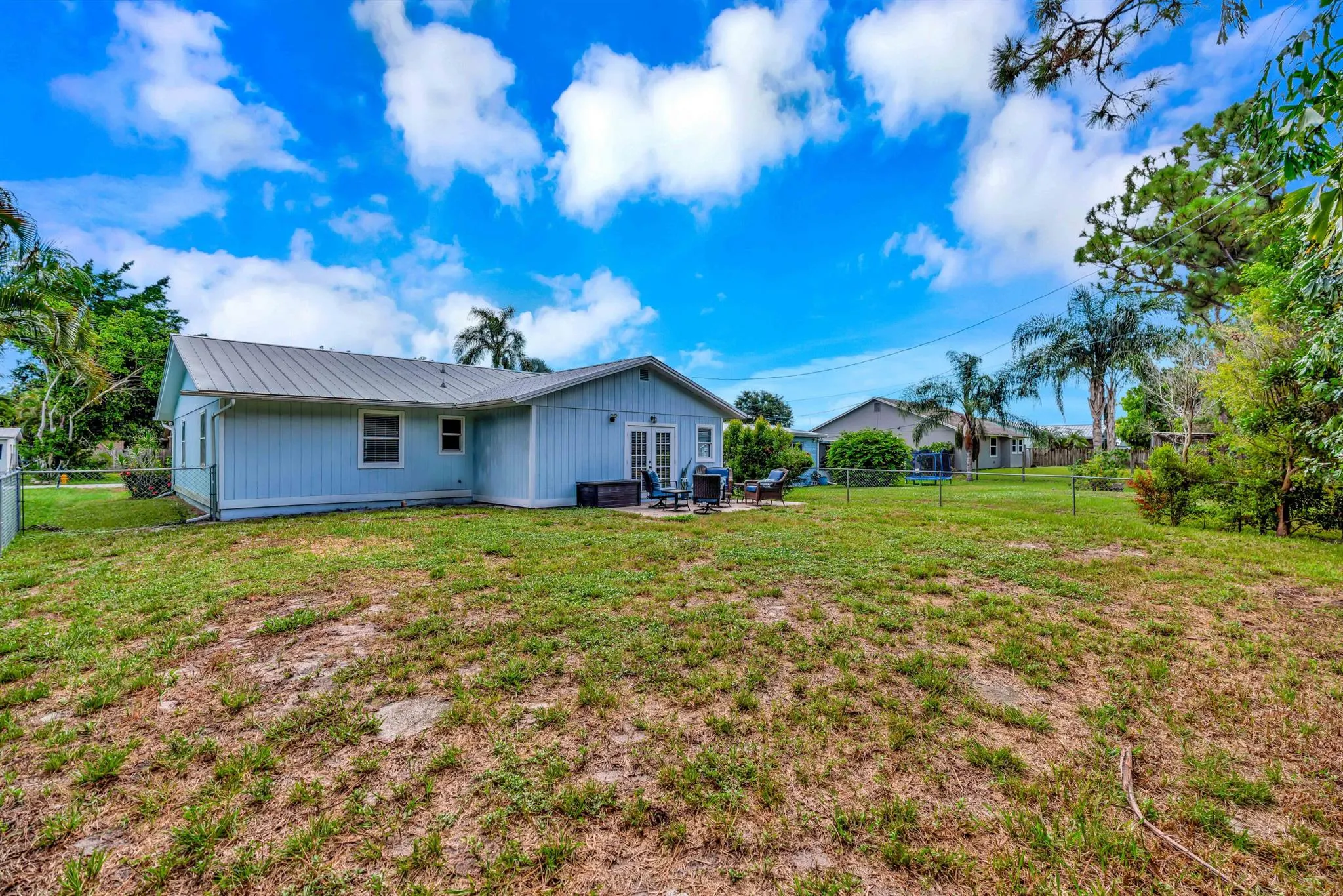 5588 SE Avalon Drive