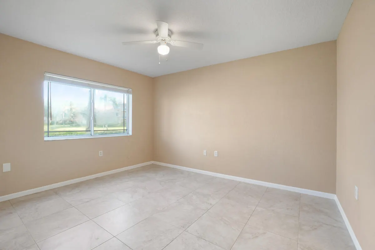 301 SW Palm Drive, #102
