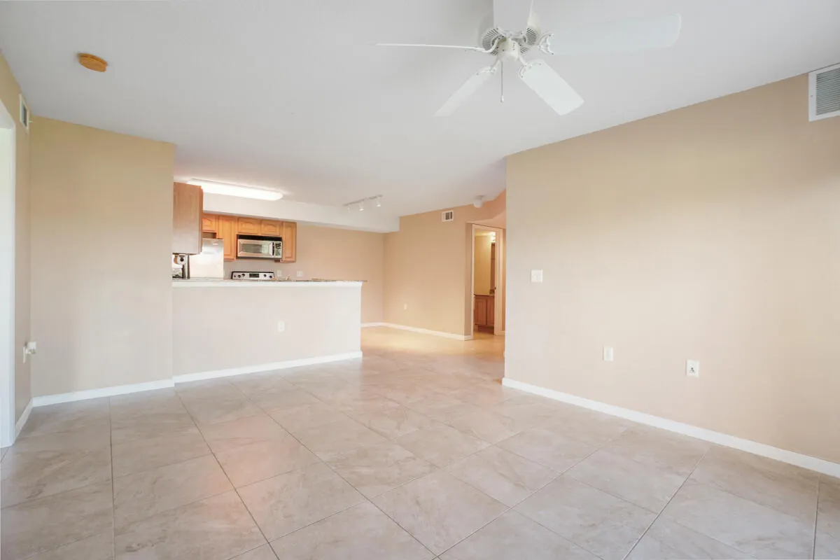 301 SW Palm Drive, #102