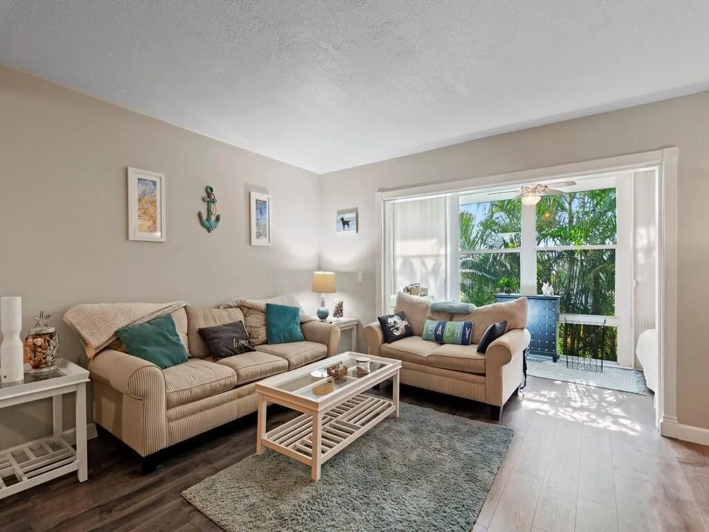 1901 Indian River Boulevard, #201a