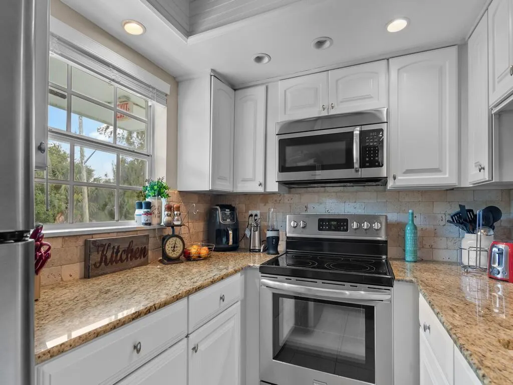 1901 Indian River Boulevard, #201a