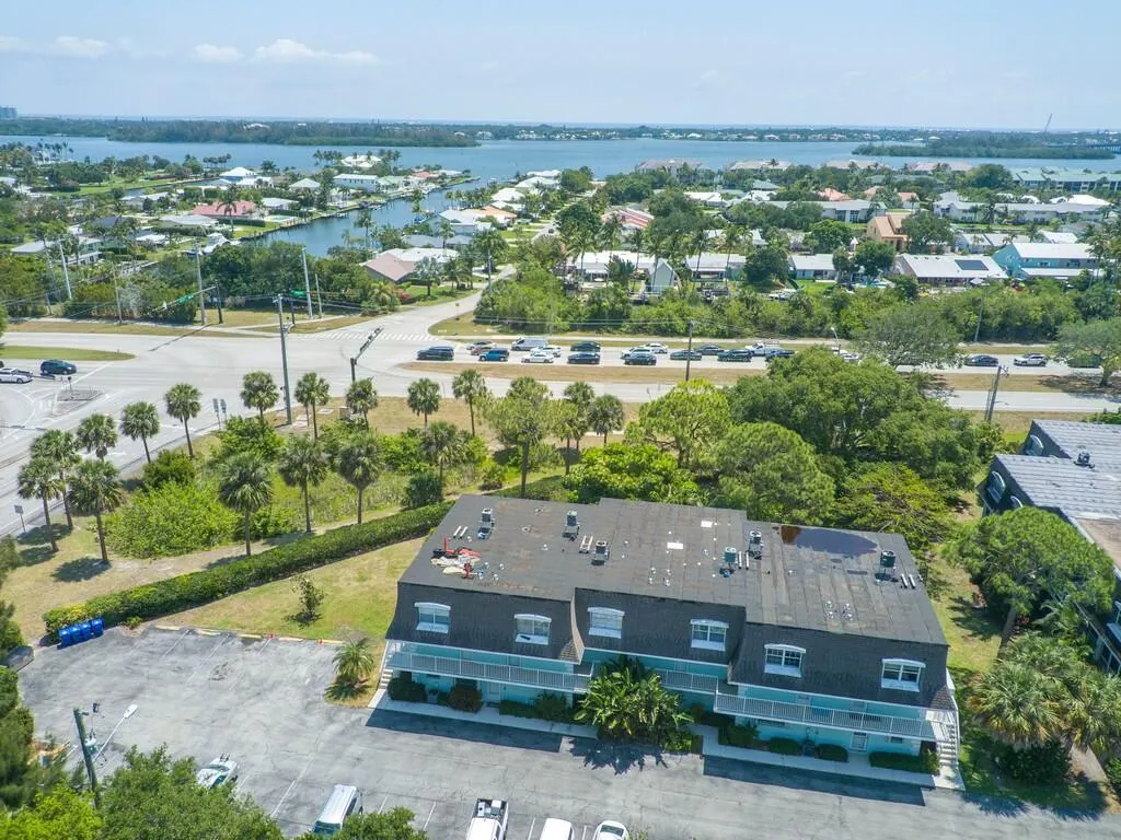 1901 Indian River Boulevard, #201a