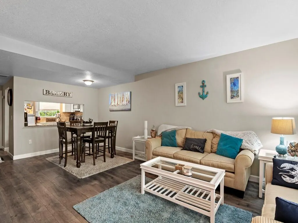 1901 Indian River Boulevard, #201a